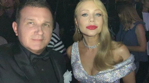 Какие крутые! Элегантный Горбунов и Кароль с декольте  устроили встречу земляков