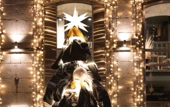 ДТЕК, "Завертайло" та Honey встановили "Ялинку Світла" в центрі Києва