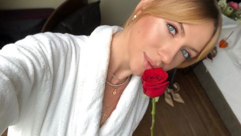 "Такая романтичная!" Счастливая Леся Никитюк умилила фотосессией с лошадью