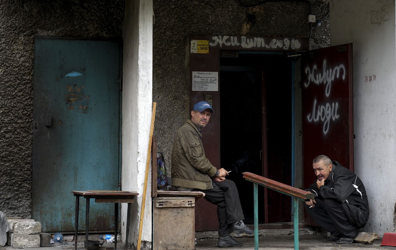 В Мариуполь свозят \"зубы дракона\", город все больше превращают в ...
