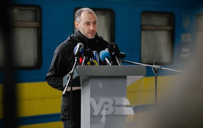 В Киеве показали медицинский поезд для эвакуации военных (фото)