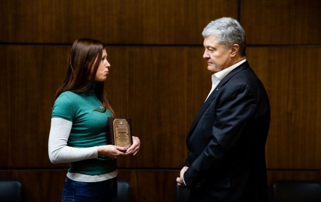 Порошенко встретился с главой ОО "Семьи Небесной Сотни"