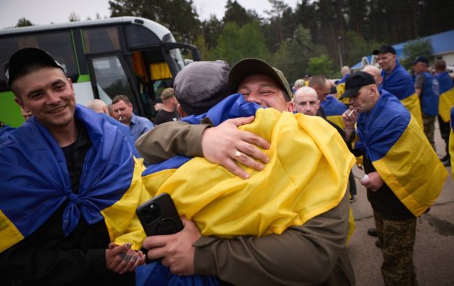 Обмен "1000 на 1000": освободили военных из 46 частей, из которых ранее никого не возвращали