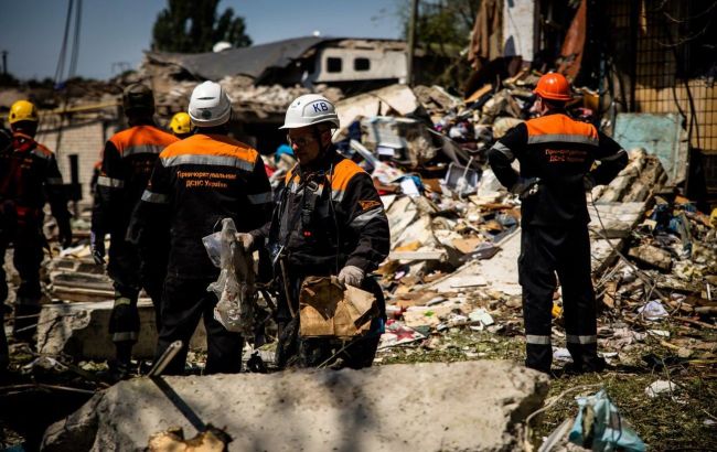 Зеленский: оккупанты, вероятно, ударили по Кривому Рогу двумя баллистическими ракетами