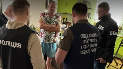 Наживалися на закупівлях для військових. Чиновники Дніпровської міськради підуть під суд