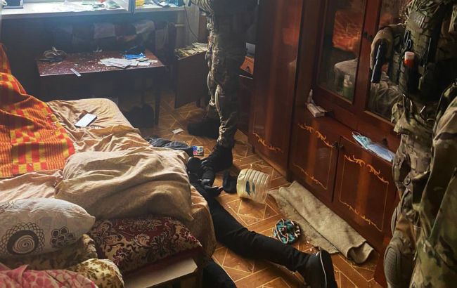 Избивали и грабили людей: под Харьковом задержали преступную банду