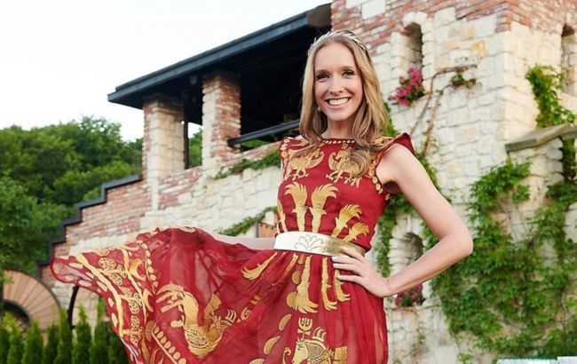 Папина дочка: Катя Осадчая показала редкое фото с родителями и впечатлила подарком для папы