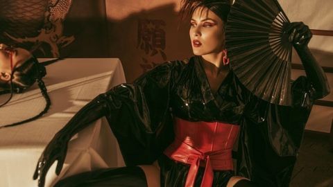 "Дуже смачно!" Епатажна MARUV підірвала мережу "латексними" фото