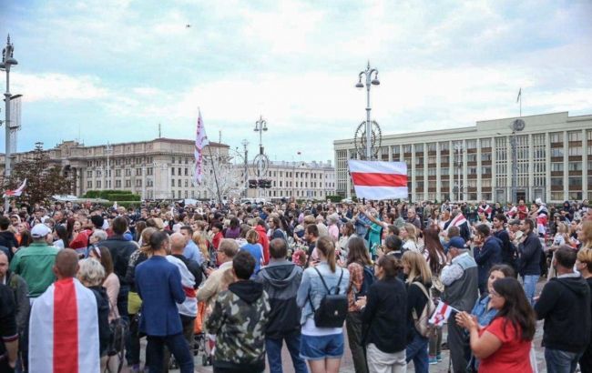 У Білорусі відкрили понад 230 справ через участь в протестах неповнолітніх