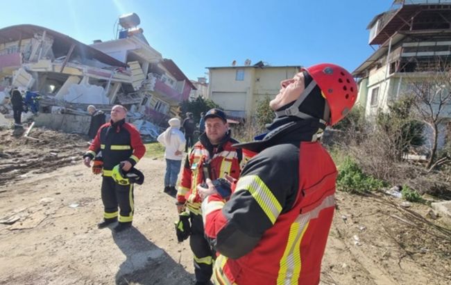В Турцию следует вторая группа украинских спасателей, - ГСЧС