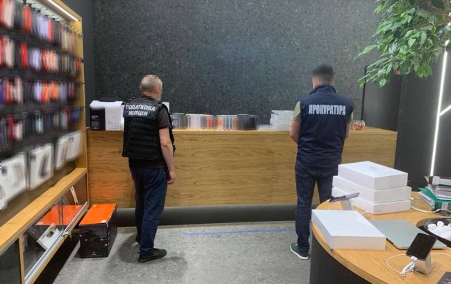 Во Львовской области ГФС разоблачила нелегальную сеть магазинов по продаже смартфонов