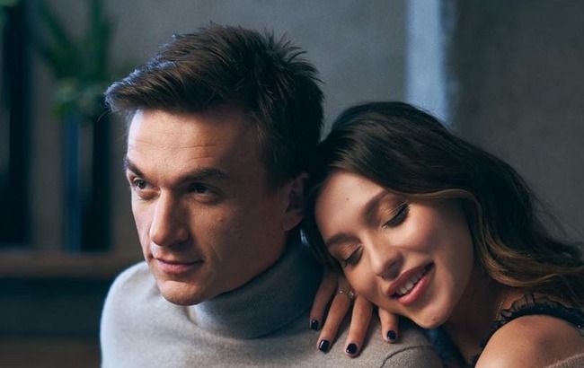 Волшебно! Счастливые Тодоренко и Топалов очаровали романтичной зимней фотооткрыткой