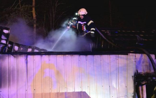 В Харькове на территории кладбища произошел пожар: есть погибшие