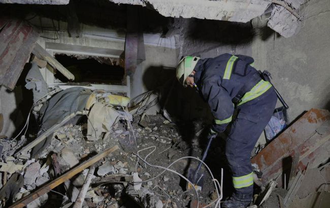 В Днепре из-под завалов достали еще одну жертву. Спасательная операция закончена (фото)