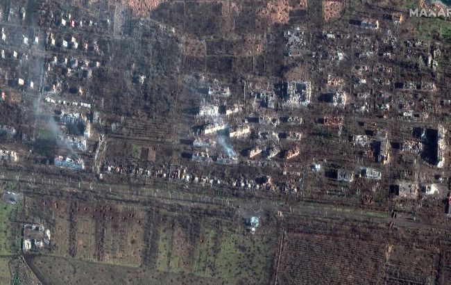 Опубликованы спутниковые снимки разбомбленного Бахмута (фото)