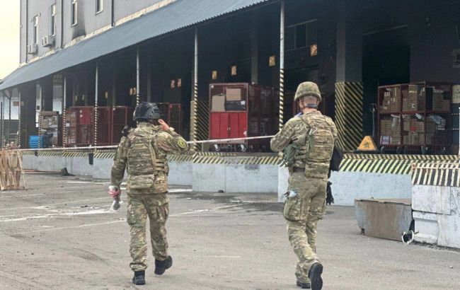 В Киеве взорвалась посылка на почтовом терминале, есть погибший и раненые