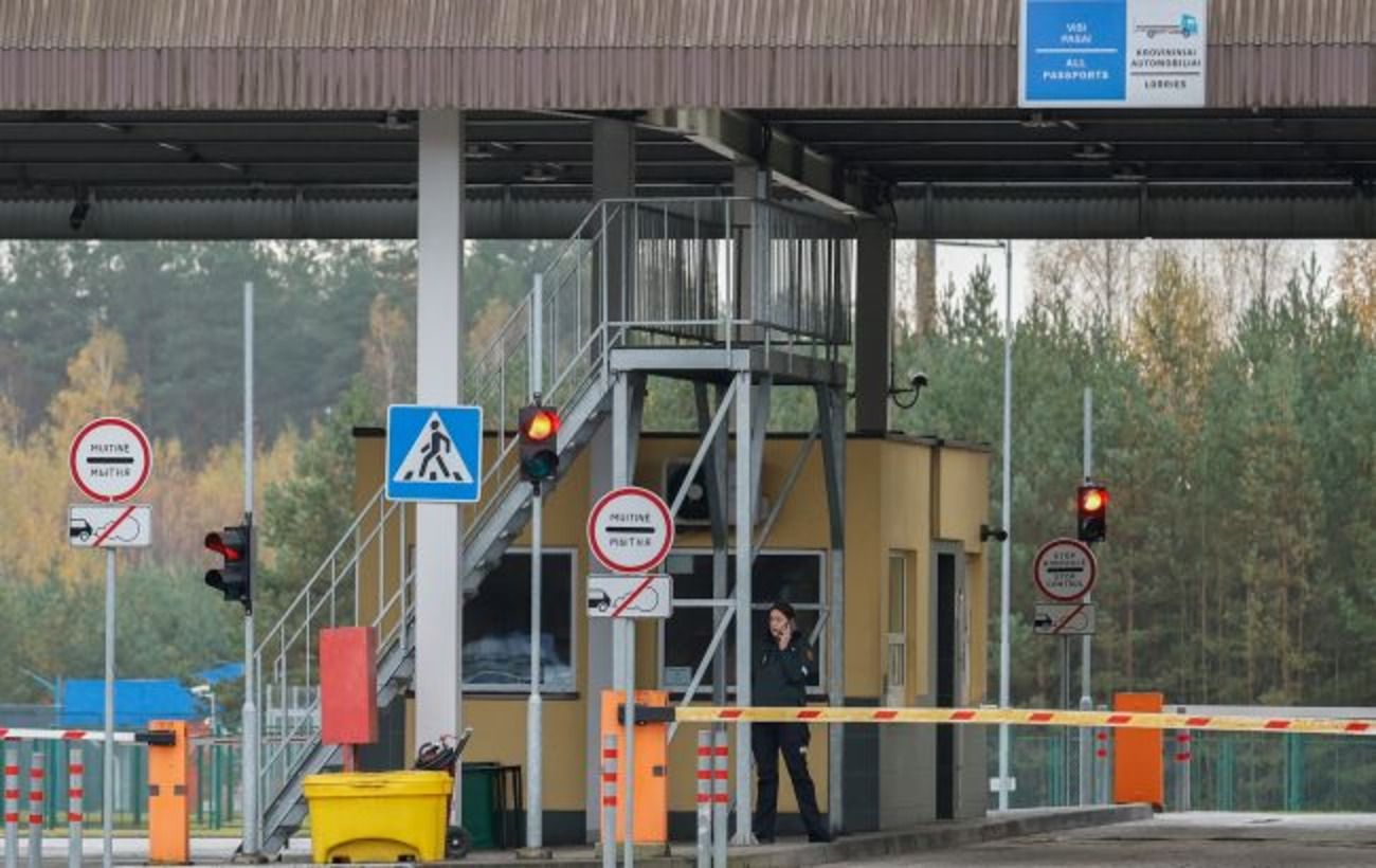 У Вільнюсі всю ніч не працював аеропорт через метеокулі, запущені з Білорусі