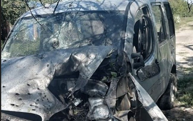 Россияне дроном атаковали автомобиль в Херсонской области: есть пострадавшие