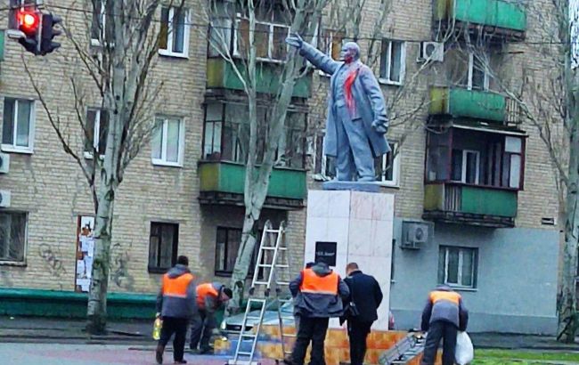 "Русский мир" никогда не приживется. В Мелитополе "покраснел" памятник Ленину (фото)