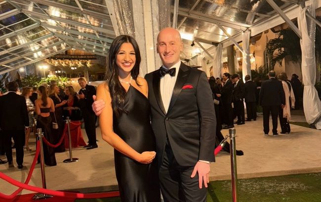 Жена советника Трампа опубликовала карту Гренландии в цветах флага США: в Дании возмущены