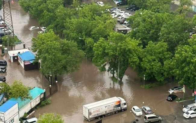 Карма у дії? Російський Владивосток накрила злива, місто затопило (фото, відео)