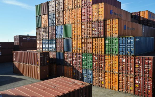 Дефицит внешней торговли товарами Украины вырос в 2,6 раза, - Госстат