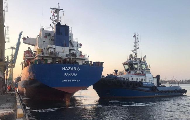 Еще одно судно с зерном вышло из морского порта Украины
