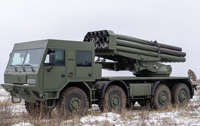 Удачно работает по тылам оккупантов. ВСУ показали РСЗО "Буревий" в действии (видео)