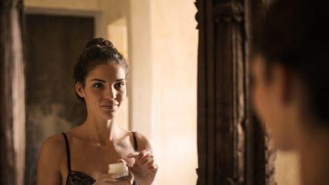 Косметолог розповіла всю правду про маски для обличчя: покрокова інструкція