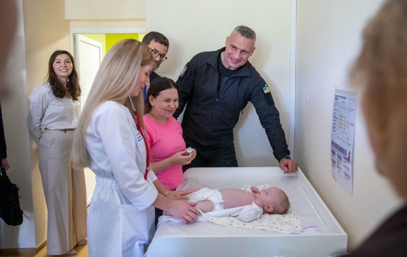 В Києві відкрили оновлену дитячу амбулаторію "Простір турботи": Кличко показав фото