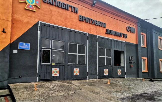 Из-за обстрела Хмельницкой области повреждены две пожарные части и отделение полиции