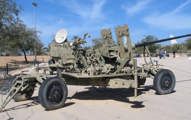 Росіяни дістають зі складів зенітні установки 70-річної давності (відео)