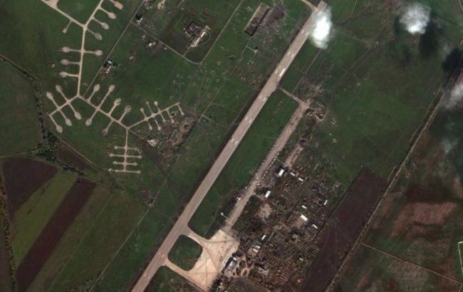 С аэродрома Чернобаевки оккупанты вывезли всю технику (спутниковые снимки)