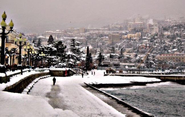 На набережной Ялты в Рождество спели "Щедрик"