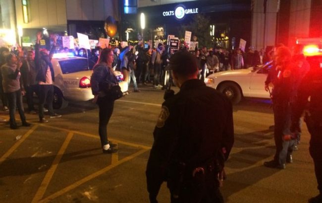 Протесты в США: в Индианаполисе двое полицейских получили травмы