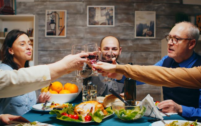 Як розрахувати кількість алкоголю на свята, щоб вистачило на усіх гостей