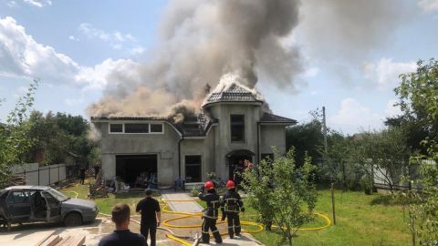 Появилось видео с моментом падения самолета на Прикарпатье
