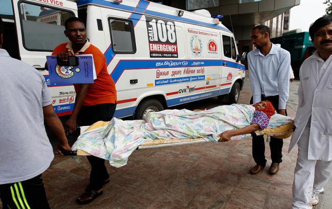 В Индии перевернулся грузовик с пассажирами, десятки погибших