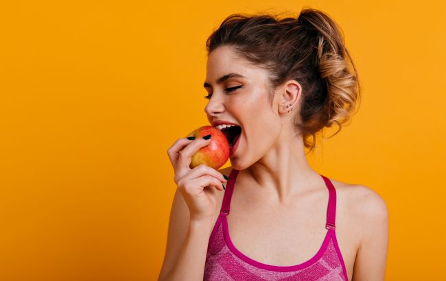 Ось що трапиться з організмом, якщо їсти яблука кожного дня