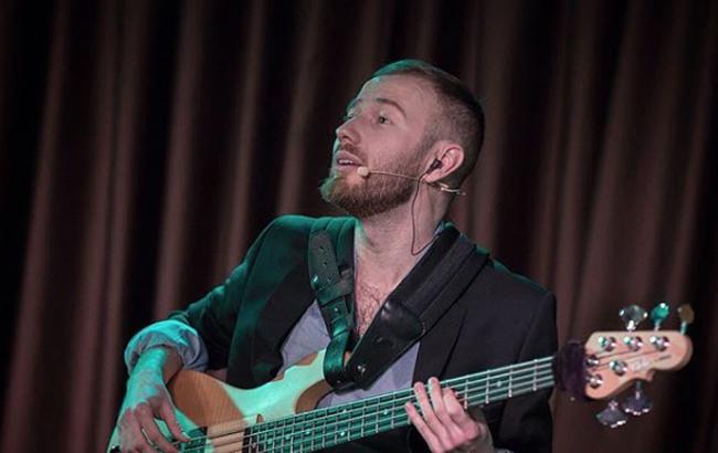 Сын опальной украинской певицы выступил на шоу Голос країни