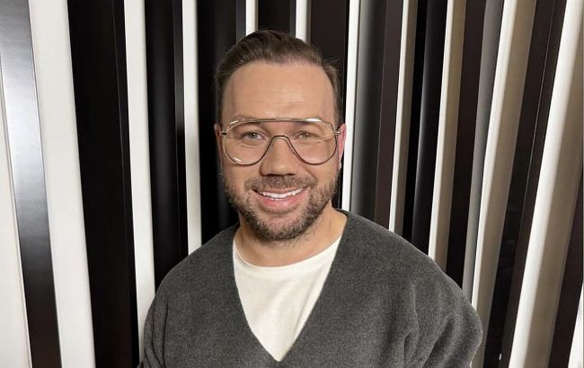 Шуби зі штучного хутра та замша: Андре Тан назвав тренди на зиму 2025