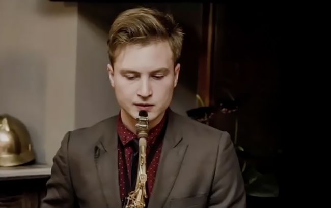 "В госпиталь привезем саксофон": мама рассказала о сыне-морпехе после 3 лет плена