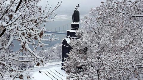 Київ замело: в мережі показали вражаючі фото столиці з висоти пташиного польоту
