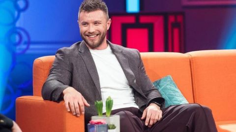 Другий шанс, втеча від камер і пристрасні поцілунки: чим вразив восьмий випуск "Холостяка-11"