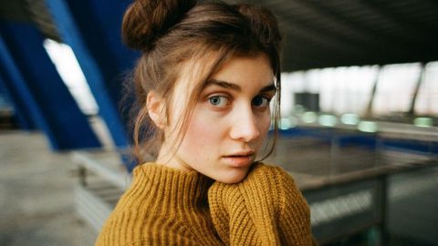 Известная украинская певица потеряла голос: сначала сжало шею и горло