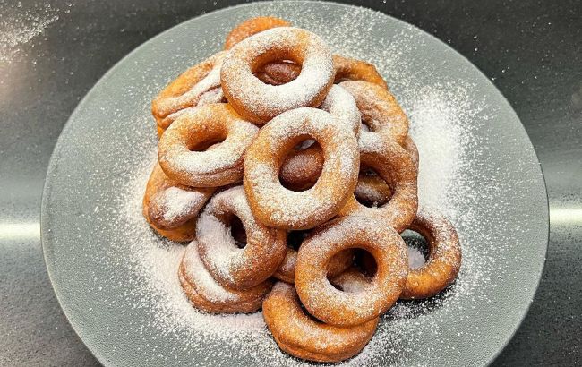 Відомий кулінар поділився рецептом сирних пончиків: готуються швидко і легко!