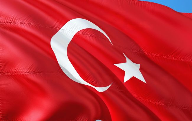 Туреччина створила відкритий канал зв'язку з Україною і РФ для вирішення зернової кризи