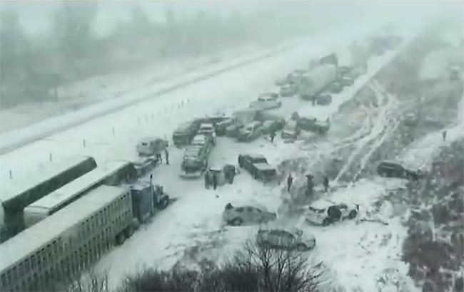 У США на трасі зіткнулися 70 автомобілів, є постраждалі