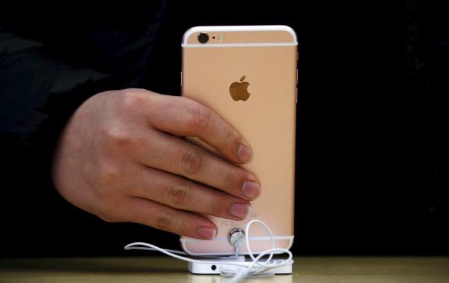 Борца с контрабандными iPhone 7 Насирова "поймали" с Apple Watch на руке