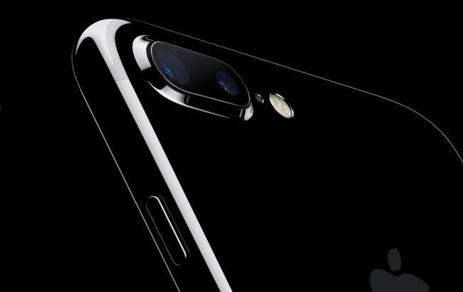 Apple уменьшает заказы на производство iPhone 7